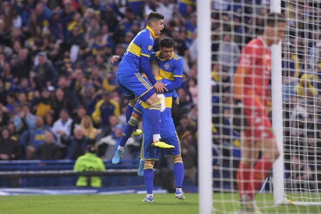 Boca le ganó con lo justo a Aldosivi y volvió a la punta