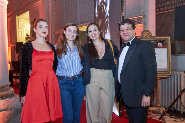 Sofia Haro, Camila Solijans, Nadia de Luca y Marcelo Olivera