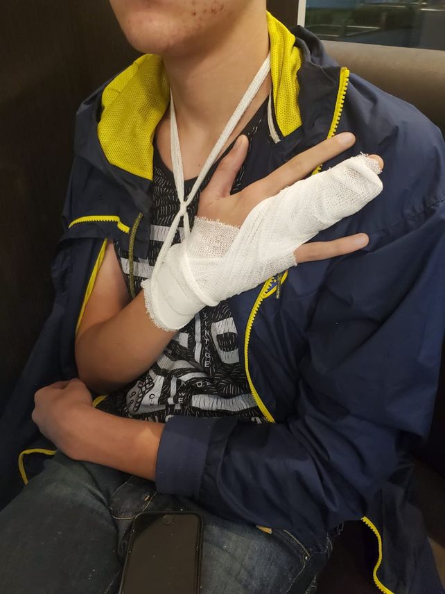 Un padre incitó a su hijo a golpear a un compañero a la salida del colegio Integral de Fisherton