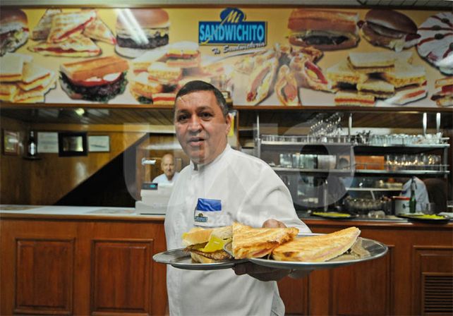Tradición. Generaciones de santafesinos pasaron por esa emblemática esquina para comer y tomar algo / Foto: Manuel Testi - Uno Santa Fe