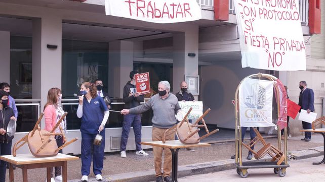 &nbsp;edit&nbsp;deletephotoProtesta de gastronómicos y hoteleros en Paraná&nbsp;