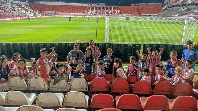 Unión Social llevó adelante una nueva acción en ocasión del partido disputado por el Tate ante Platense.