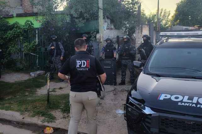 Megaoperativo en barrio Coronel Dorrego: 16 allanamientos por robos de motos y seis aprehendidos