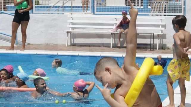 Verano en las piletas del club de Pescadores de Paraná