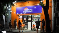 Comenzaron en el centro pero aparecen en Echesortu, Pichincha, Lourdes, y ya desembarcaron en zona norte. Comenzaron en el centro pero aparecen en Echesortu, Pichincha, Lourdes, y ya desembarcaron en zona norte.