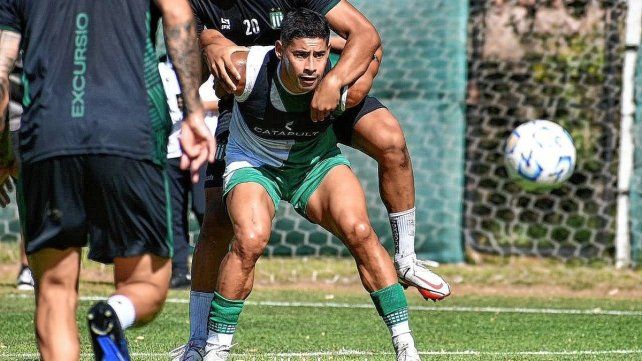 Lázaro Romero en el entrenamiento de Ferro.