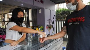 Argentina notificó 153 fallecimientos por Covid-19 en las últimas 24 horas y 2.510 contagios