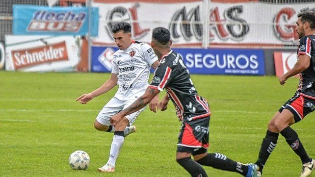 Patronato perdió ante Chacarita y sigue complicado con el descenso.