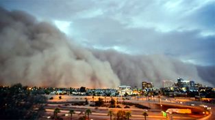 Una gigantesca tormenta de arena dej&oacute; en penumbras a Phoenix (videos)