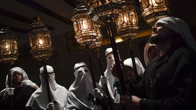 Imágenes de la procesión de Semana Santa alrededor del mundo