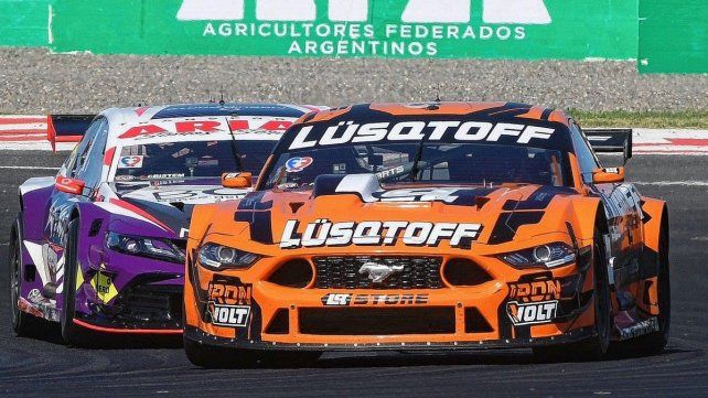Mauricio Lambiris ganó en Termas y es líder del campeonato de TC