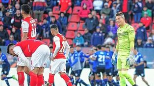 Independiente acentuó su crisis con un empate agónico ante un Vélez alternativo