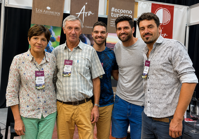 La familia Jacob, fundadora y titulares de la bodega Los Aromitos.