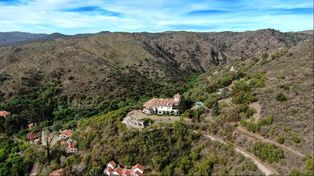 El Castillo de Mandl, ubicado en La Cumbre, perteneció al médico y filántropo Bartolomé Vasallo.