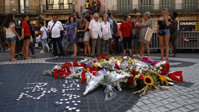 Homenajes a las víctimas en el aniversario de los atentados en Barcelona
