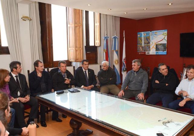 Radicales confluyen con el oficialismo en Paraná