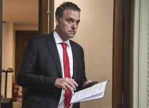 Caso Adorni: su declaración de bienes es inconsistente y podría ser citado