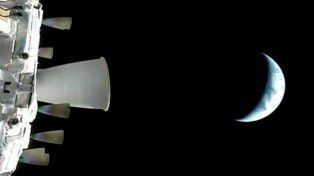 La tripulación de Artemis II transita su segundo día de vuelo hacia la Luna