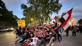 Excepcional festejo. El de los jugadores e hinchas&nbsp;de Adeo.