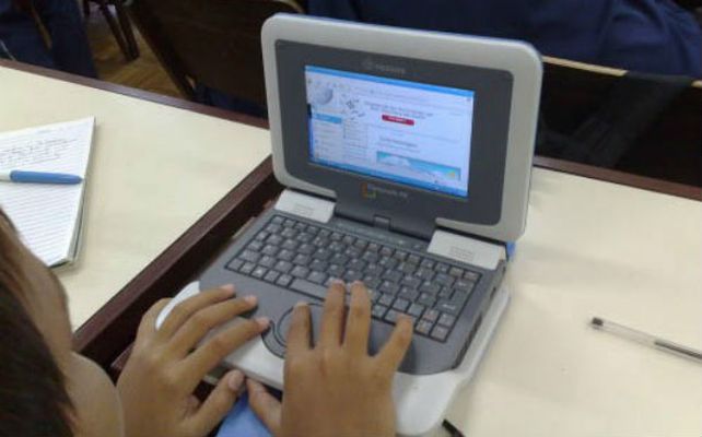 Siete escuelas primarias recibirán sistemas digitales de aula móvil compuesto de una notebook para el docente y 15 netbooks para los alumnos.