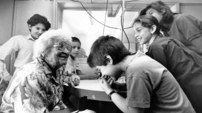 La vida y las huellas de la educadora Rosita Ziperovich integra uno de los cap&iacute;tulos del libro.