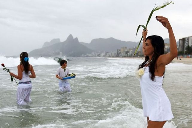 Brasil rinde homenaje a la diosa del mar