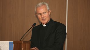 Le descubrieron más maniobras al ex presidente del banco vaticano