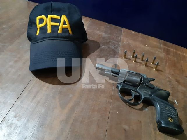 Cayó preso con auto robado y un revólver cargado en B° Barranquitas