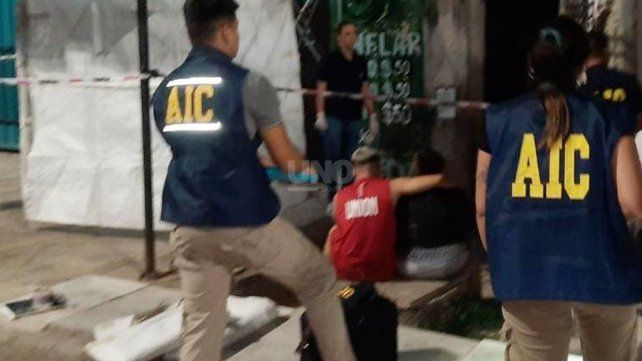 Balearon a un cuidacoches que evitó el robo de una moto en la Fiesta de la Cumbia Balearon a un cuidacoches que evitó el robo de una moto en la Fiesta de la Cumbia