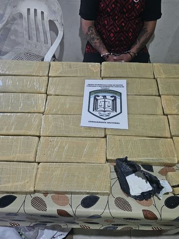 Secuestran más de 20 kilos de marihuana prensada en un operativo en Villa Gobernador Gálvez