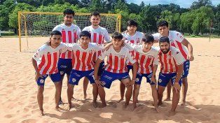 Los jugadores de fútbol playa de Unión viajaron a Rosario para la disputa de un certamen importante.