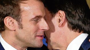 Saludar con un beso, el dilema en los tiempos del coronavirus
