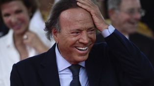 Arrancó julio con la ya tradicional catarata de memes del cantante español Julio Iglesias
