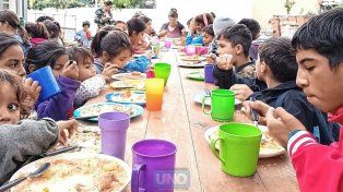 Ante la suba de alimentos más gente se acerca a pedir ayuda