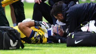 Operaron al Dibu Martínez tras la fractura de mandíbula