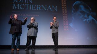 John McTiernan, junto al director artístico Pablo Conde y el presidente del festival, Fernando Lima.