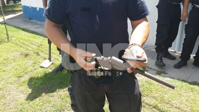 Amenazó a su exmujer, se atrincheró armado y terminó en un calabozo