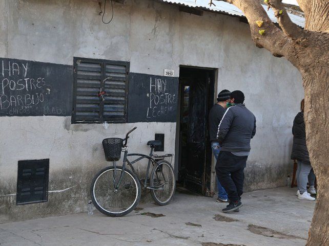 El pequeño almacén que atendía Tránsito González y donde lo mataron.