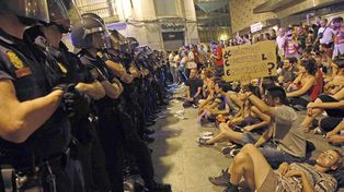 Los indignados intentar&aacute;n reconquistar la Puerta del Sol de Madrid