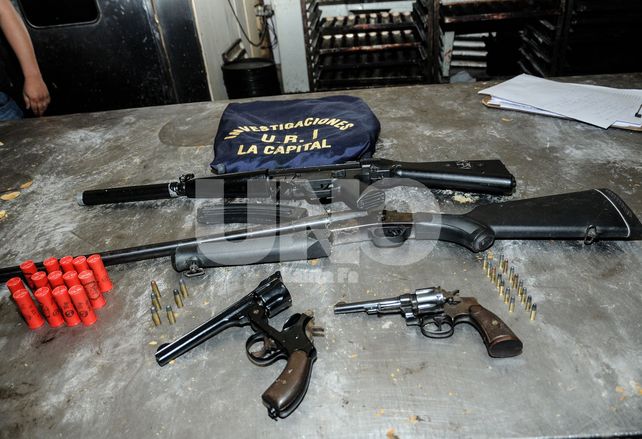 La policía necesita 11 días para secuestrar las armas que se venden en un día
