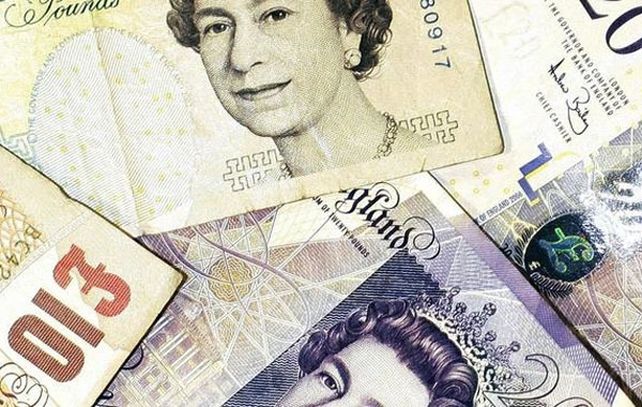 Los británicos son más felices por tener la posibilidad de comprar cosas.