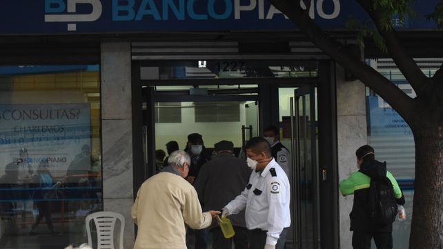Hoy cobran los pasivos con DNI finalizado en 6 y cuyos haberes no superen los $ &nbsp;25.925.