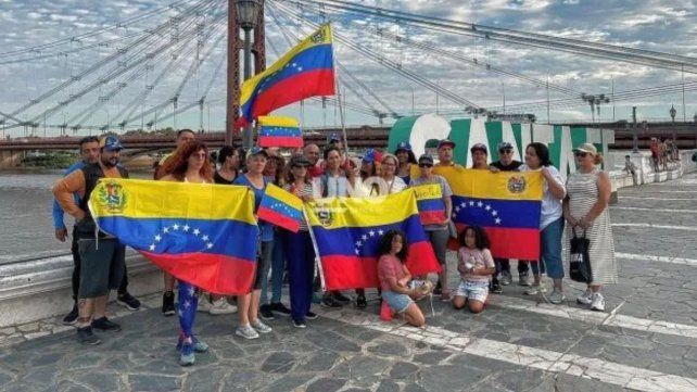 La comunidad venezolana se moviliza en Santa Fe en apoyo a la captura de Nicolás Maduro
