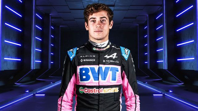 Franco Colapinto con la pilcha de Alpine. Para Arabia Saudita volverá a trabajar en el simulador y su trabajo pueden aprovecharlo Pierre Gasly y Jack Doohan.