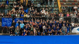 Más que un equipo, una gran familia. El plantel conducido por Carlos Young fue campeón con una formación en el que mezcló experiencia y juventud.