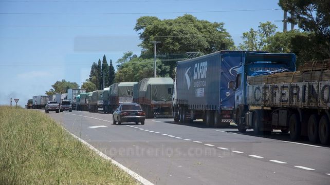 En plena cosecha de soja y maíz