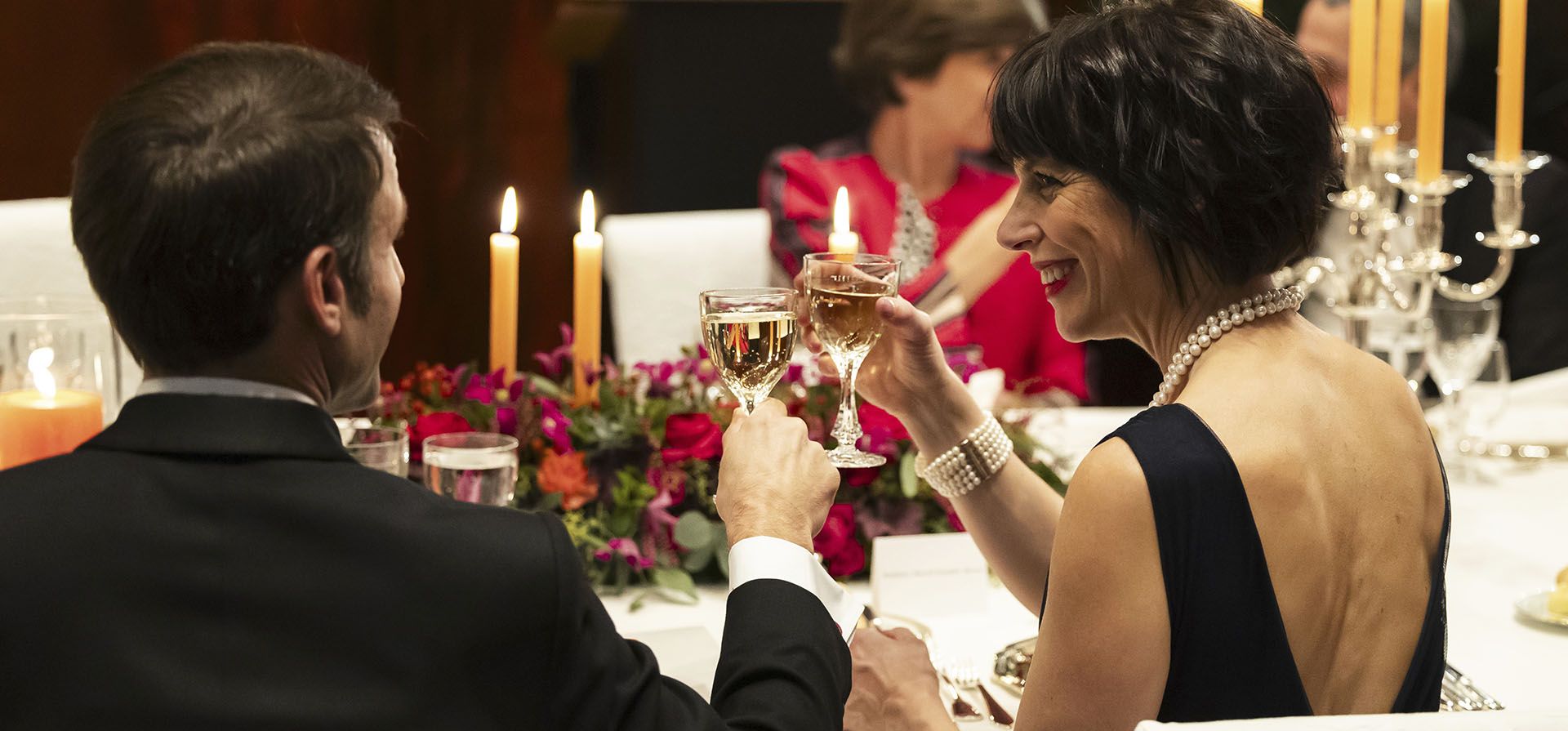 El presidente federal suizo, Alain Berset, el presidente francés, Emmanuel Macron, Brigitte Macron y la consejera federal suiza Viola Amherd, desde la izquierda, brindan en la cena de estado ofrecida en honor del presidente francés y su esposa por el Consejo Federal en Berna, Suiza. (Peter Klaunzer/Keystone vía AP) El presidente federal suizo, Alain Berset, el presidente francés, Emmanuel Macron, Brigitte Macron y la consejera federal suiza Viola Amherd, desde la izquierda, brindan en la cena de estado ofrecida en honor del presidente francés y su esposa por el Consejo Federal en Berna, Suiza. (Peter Klaunzer/Keystone vía AP)