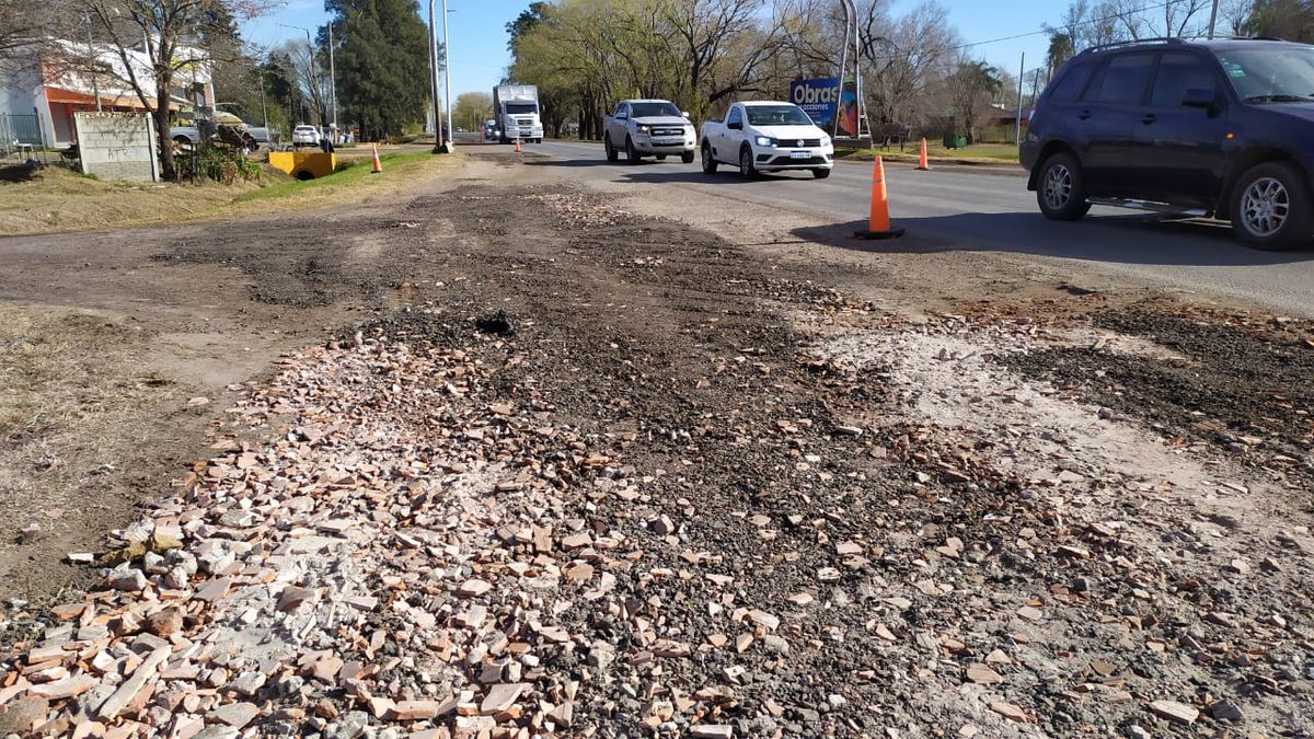 Comenzaron los arreglos de banquinas de la ex ruta 9 en la zona urbana ...