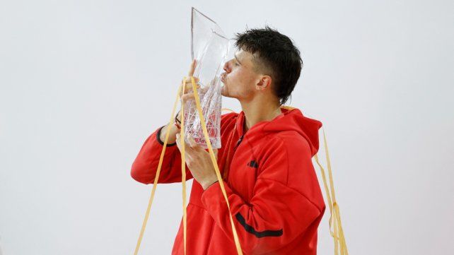 Mensik sorprendió a Djokovic y se quedó con el Masters 1000 de Miami Mensik sorprendió a Djokovic y se quedó con el Masters 1000 de Miami