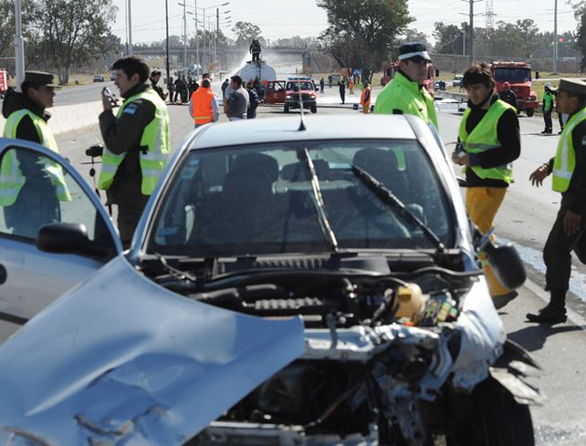 Nueva tragedia en Rosario: las impactantes imágenes del incendio del camión cisterna